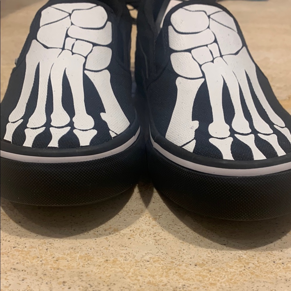 Airwalk Black and White Skeleton Sneakers - Picture 3 of 5